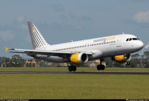 Vueling-Airbus-A320-200_PlanespottersNet_289373