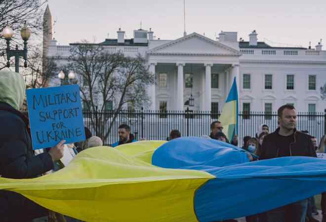 Anti-War Protests Intensify in World Along with Crackdown