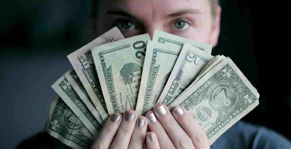 Charting the Global Economy: Central Bankers Face Inflation