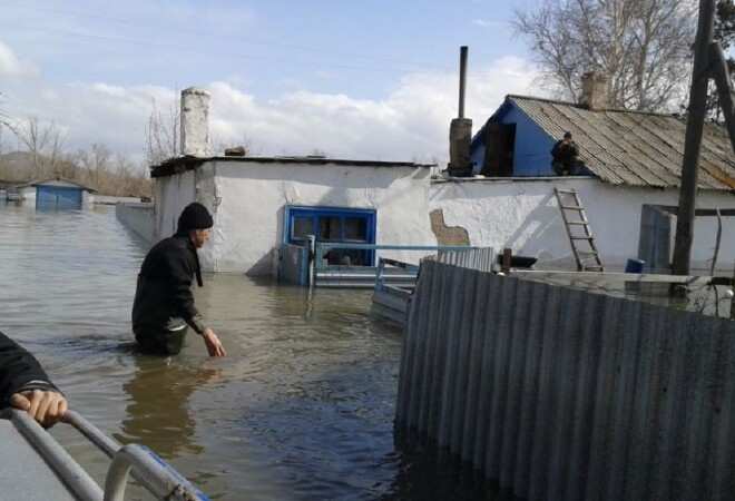 Депутаттар тасқыннан зардап шеккен қазақстандықтарға бір күндік жалақысын аударады