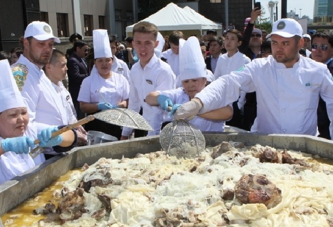 Астана күнінде елордалық аспаздар әлемдік рекорд орнатты