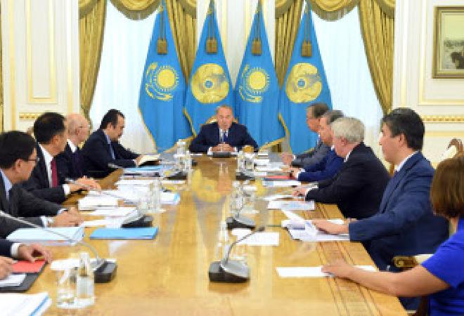 Елбасы: Баррелі 30-40 доллар деңгейіндегі мұнай бағасына бейімделу қажет