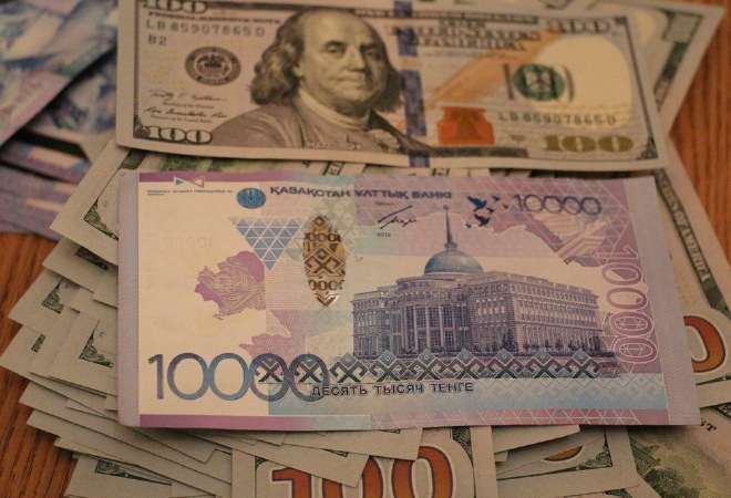 Күндізгі сессия қорытындысы: доллардың ресми бағамы 351,90 теңге