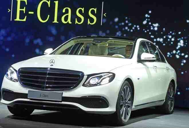 Mercedes-Benz loads tech features into new E-Class