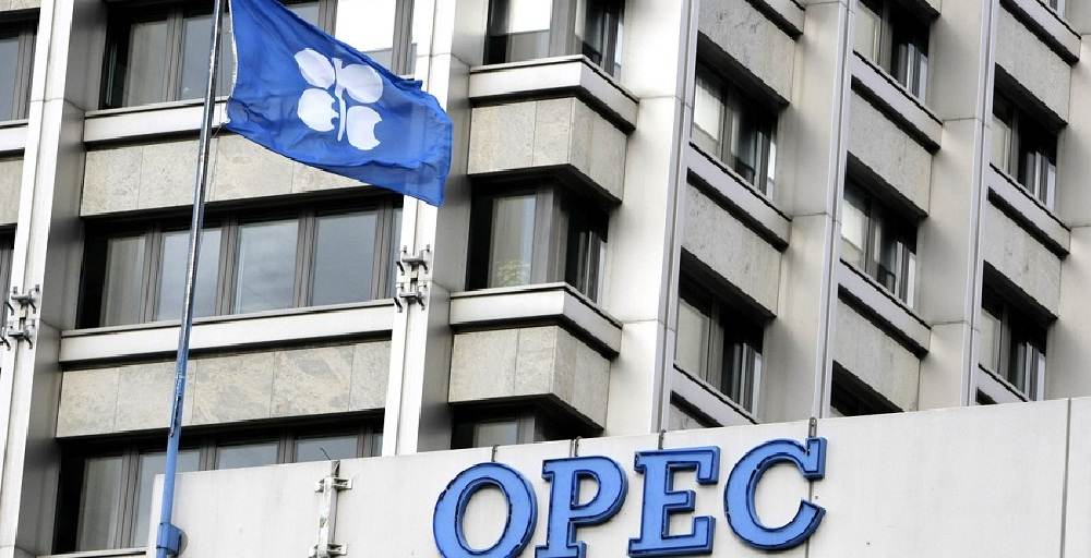 Если страны-экспортеры не снизят добычу нефти, она подешевеет до $18