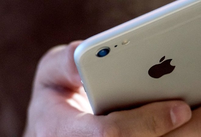 Apple Prepares to Unveil Smaller IPhone