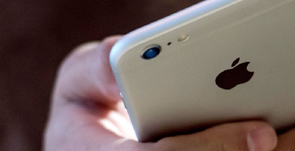 Apple Prepares to Unveil Smaller IPhone