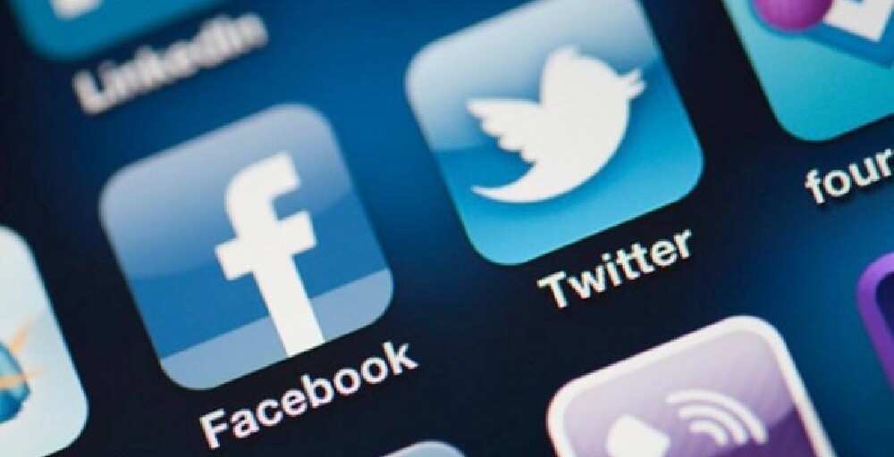 Түркияда Twitter және Facebook әлеуметтік желісі бұғатталды