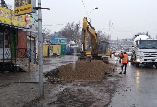 Алматы жолдары мен тротуарларын жөндеуге 7 млрд теңге бөлінді