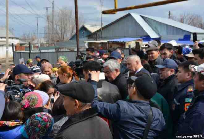 Сапарбаев өзен маңында зәулім үйлер тұрғызған дәулетті отбасылардан тәубеге келулерін сұрады