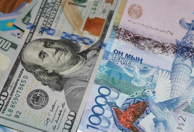 В августе на валютном рынке было продано 70 млн долларов США