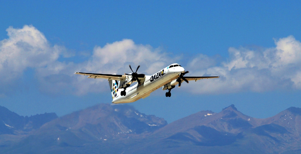 QAZAQ AIR приобрела два самолета Bombardier Q400 NextGen