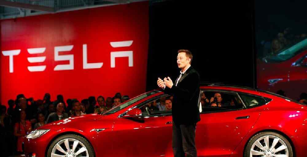 Илон Маск Tesla қызметкерлерінің 9 пайызға қысқартылуы туралы хабарлады