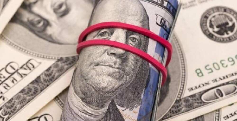 Казахстанцы по-прежнему предпочитают покупать доллары