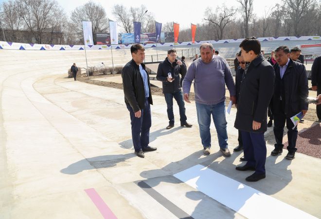 Алматының Орталық саябағына Батырхан Шүкеновтың мүсіні қойылады