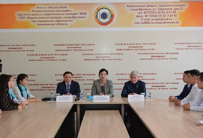 Гүлшара Әбдіқалықова Ақмола облысында көпбалалы отбасыларға барды