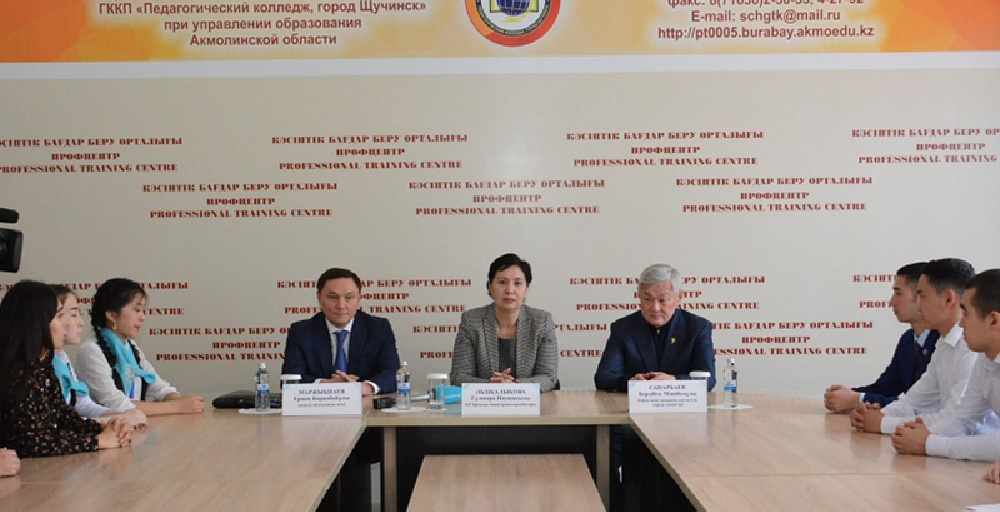 Гүлшара Әбдіқалықова Ақмола облысында көпбалалы отбасыларға барды