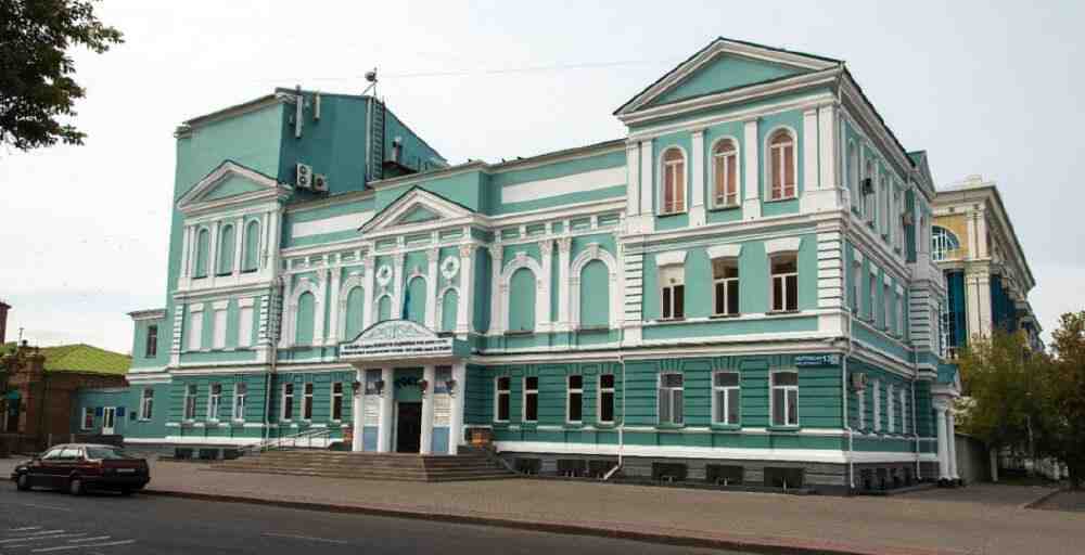 Нұр-Сұлтанда белгілі театрдың директоры ақша жымқырды деп айыпталды