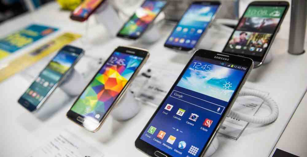 Коронавирустың кесірі: Қытайда смартфон сатылымы 30-50% төмендейді