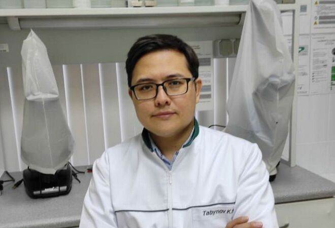 Белгілі вирусолог өзі даярлаған вакцинаны салдырған соң коронавирус жұқтырған