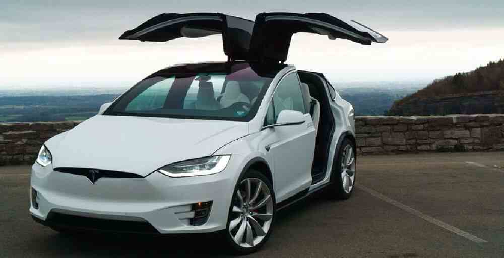 Tesla көліктерінің рекордтық санын жөнелтті