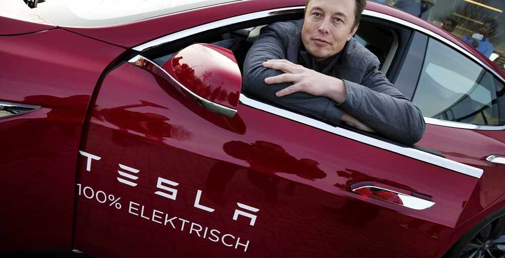 Илон Маск Twitter-ді сатып алғаннан кейін, Tesla акцияларын 4 миллиард долларға сатты