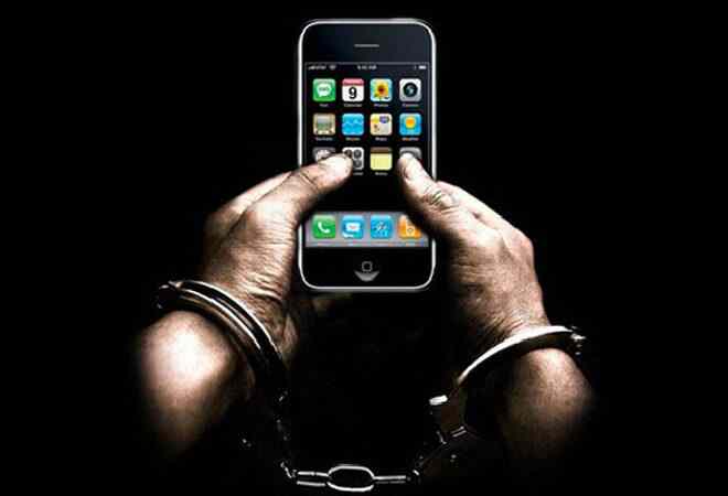 Павлодарда сатушыны байлап, 25 iPhone ұрлаған қарақшылар ұсталды