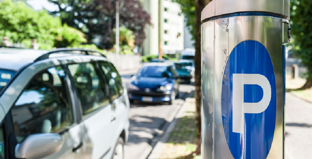 В Алматы необходимо расширять зоны платной парковки – эксперт