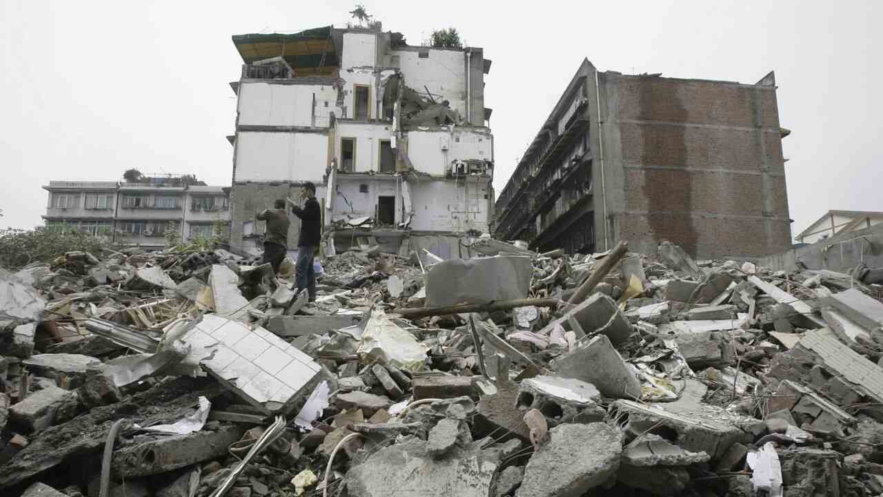 Қол кісенделген дөрекі сексті қараңыз Ағасы мен әпкесі ұйықтайтын порно онлайн