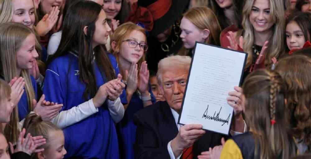 «Әйелдер спорты тек әйелдерге арналады». Трамп жаңа жарлыққа қол қойды