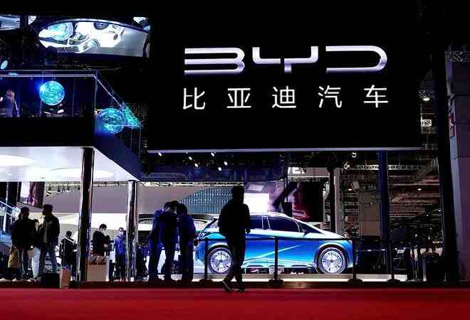 BYD показала рекордный рост: продажи электромобилей почти удвоились