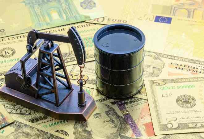 Цены на нефть продолжают падать на фоне торговой войны