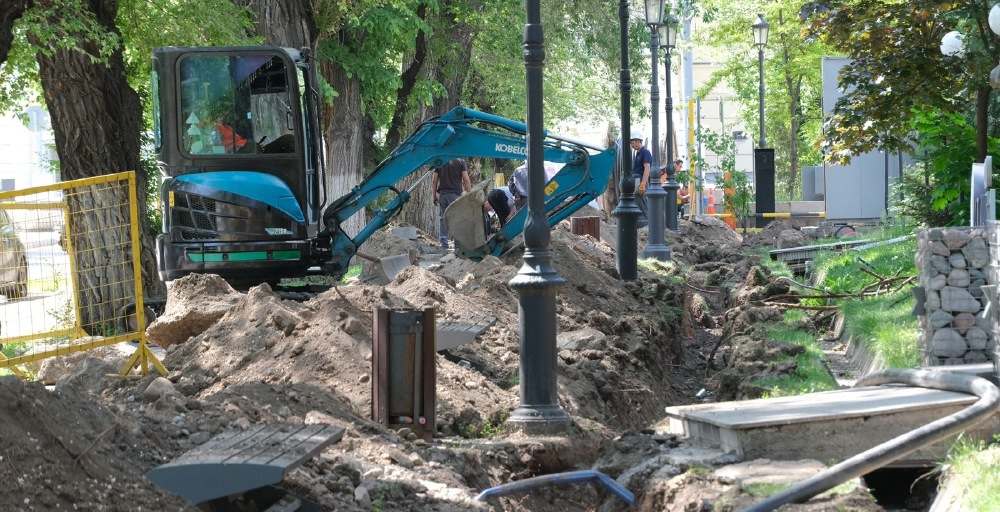 В Алматы с начала 2024 года заменено 45 тыс. опор освещения и протянуто 500 км кабеля