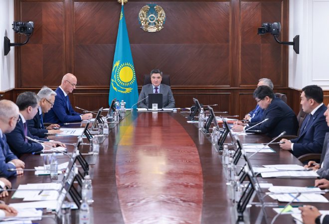 Бектенов металлургия мен мұнай химиясы салалары бойынша кеңес өткізді