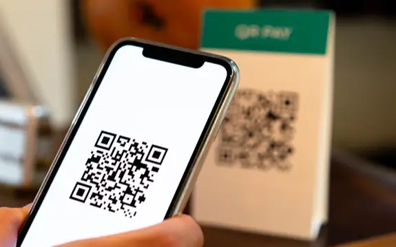 Банктер арасындағы ортақ QR-кодқа екі банк қана қосылды  