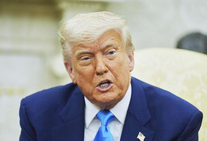 Трамп баж салығын кейінге шегере тұрмақ