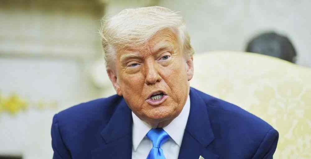 Трамп баж салығын кейінге шегере тұрмақ