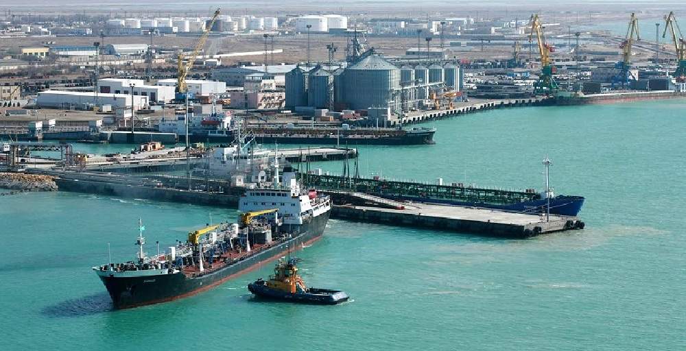 Президент предложил создать с Китаем грузовой терминал в порту Курык