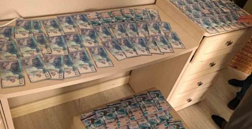 Оралда кәсіпкерлерден ақша бопсалаған күдіктілер ұсталды