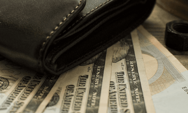 Представителям каких профессий повысили зарплаты в Казахстане