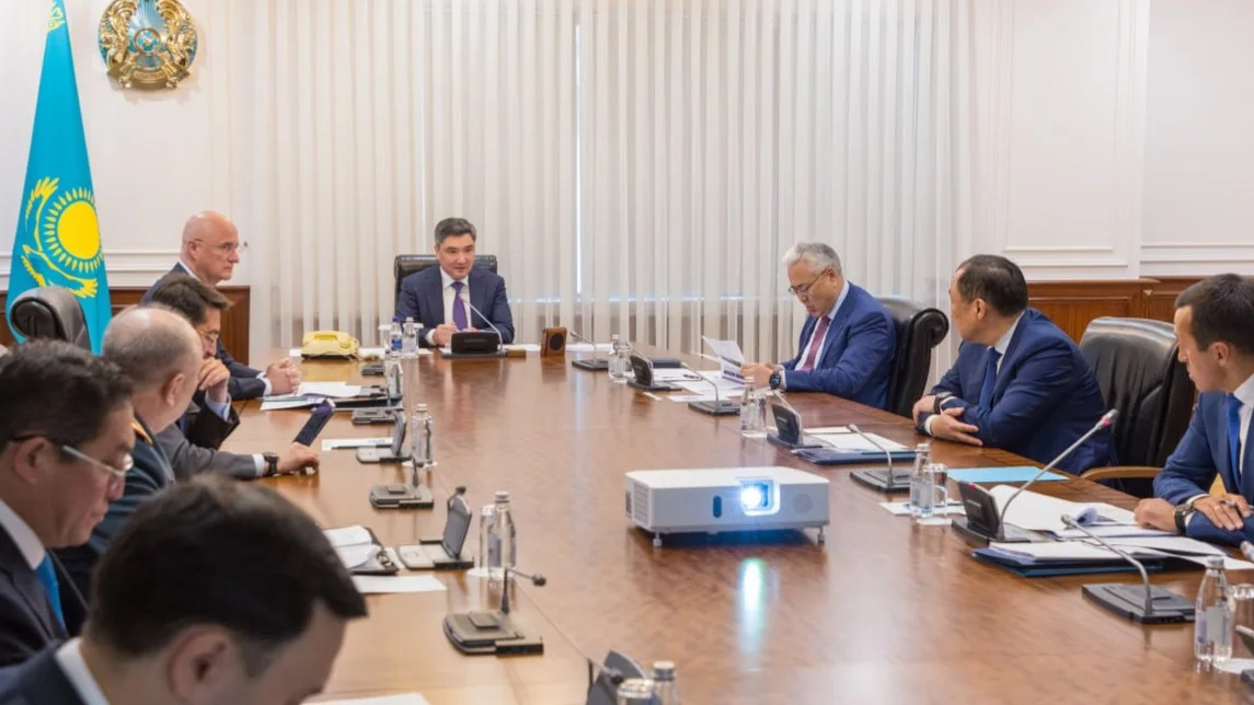 Премьер-министр өткізу пункттеріндегі жұмысты сынға алды