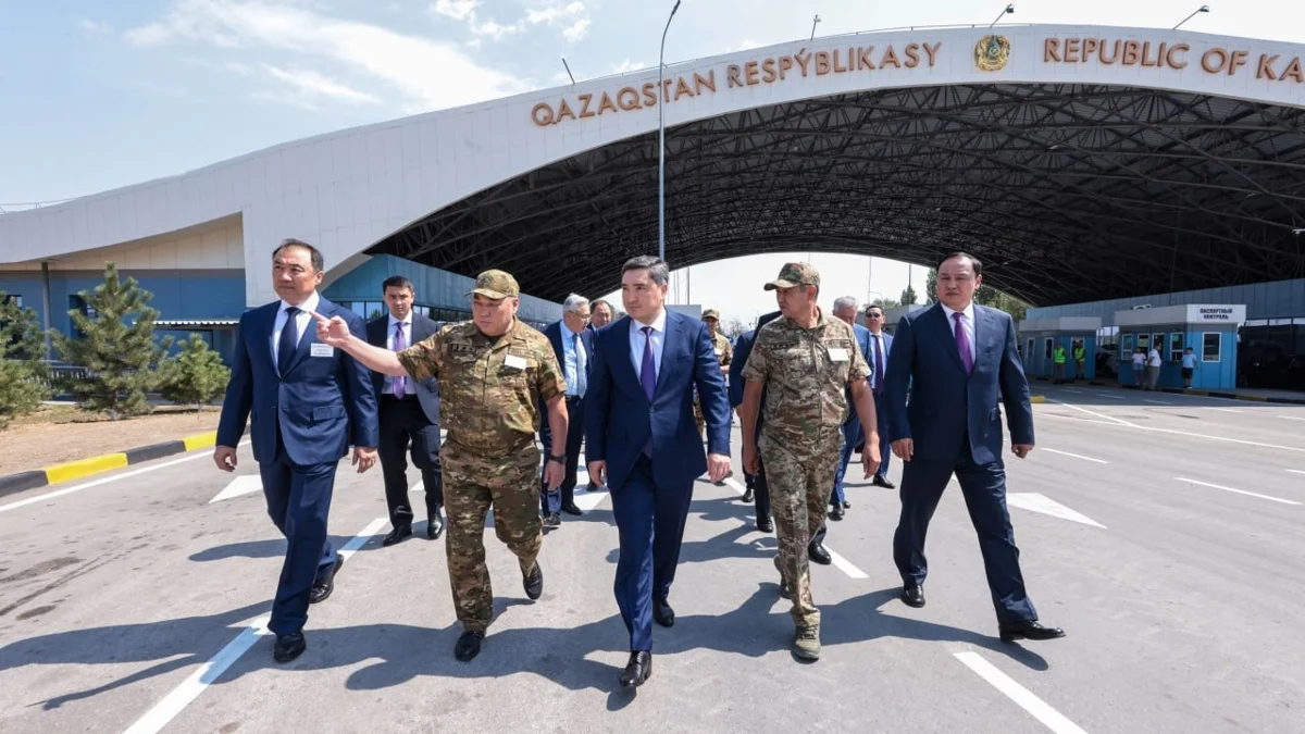 Олжас Бектенов Қырғызстанмен шекарадағы өткізу пункттерін жаңғырту барысымен танысты