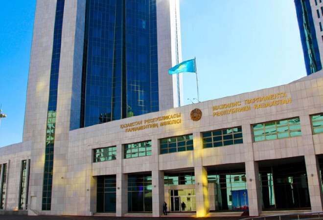 Мажилис принял в работу законопроект о банках и банковской деятельности