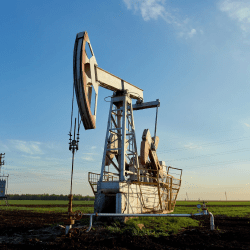 ОПЕК против МЭА: чьи прогнозы удержат цену на нефть