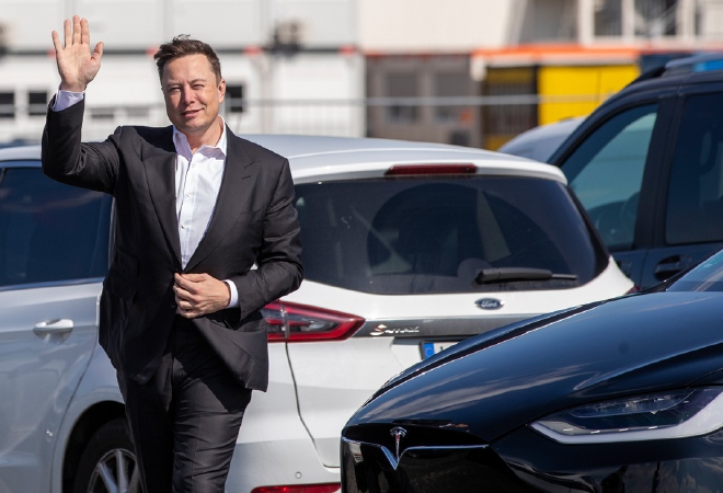Илон Маск Tesla акцияларын 1 млрд долларға сатып алды