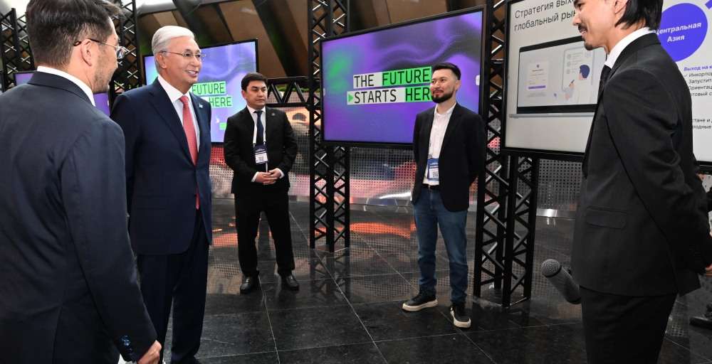 Қазақстан мен Мажарстан президенттері Alem.AI жасанды интеллект орталығына барды