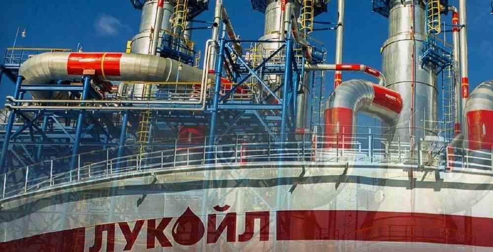«Лукойл» Батыс санкцияларының салдарынан халықаралық активтерін сатпақ