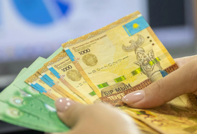 МФО в Казахстане переживают крупнейшее сокращение кредитов