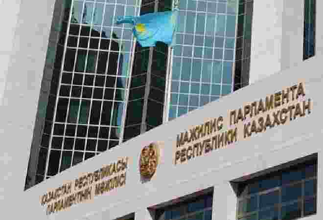 Мажилис рассмотрит в первом чтении законопроект о банках и банковской деятельности