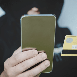 Мошеннические кредиты будут списывать казахстанцам без суда — АРРФР